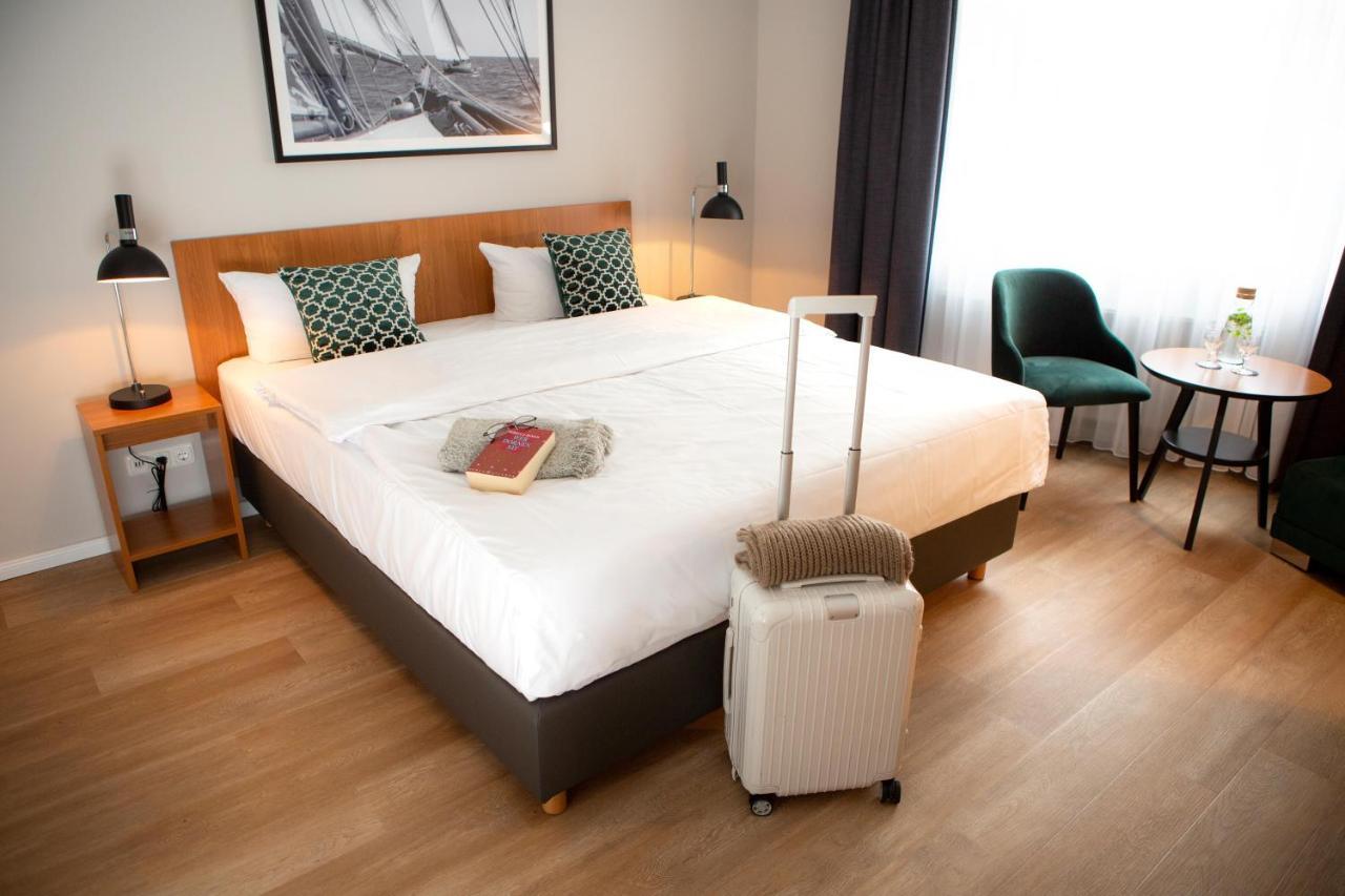 Hotel Comfort Tom Kyle Kiel